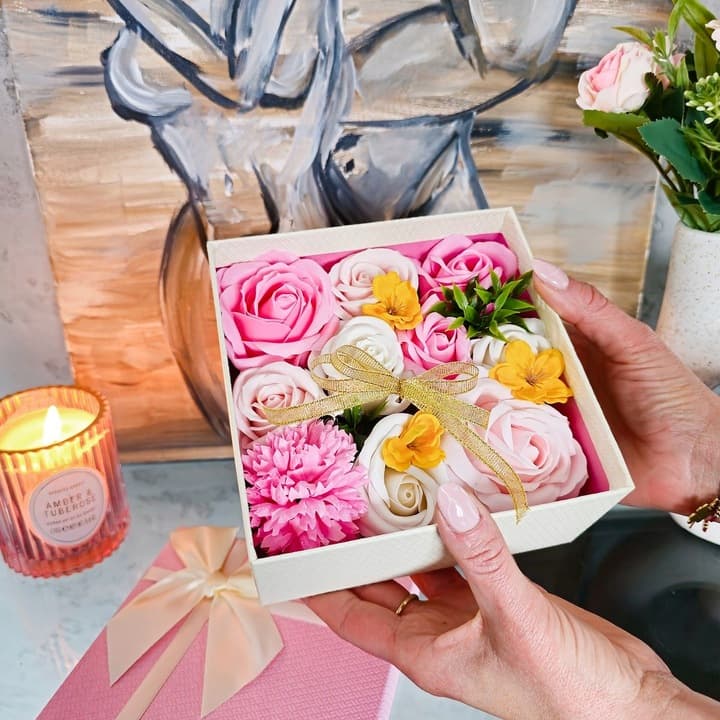 RÓŻE MYDLANE PREZENT KWIATY FLOWER BOX BUKIET NA MIKOŁAJKI PUDEŁKO RÓŻ